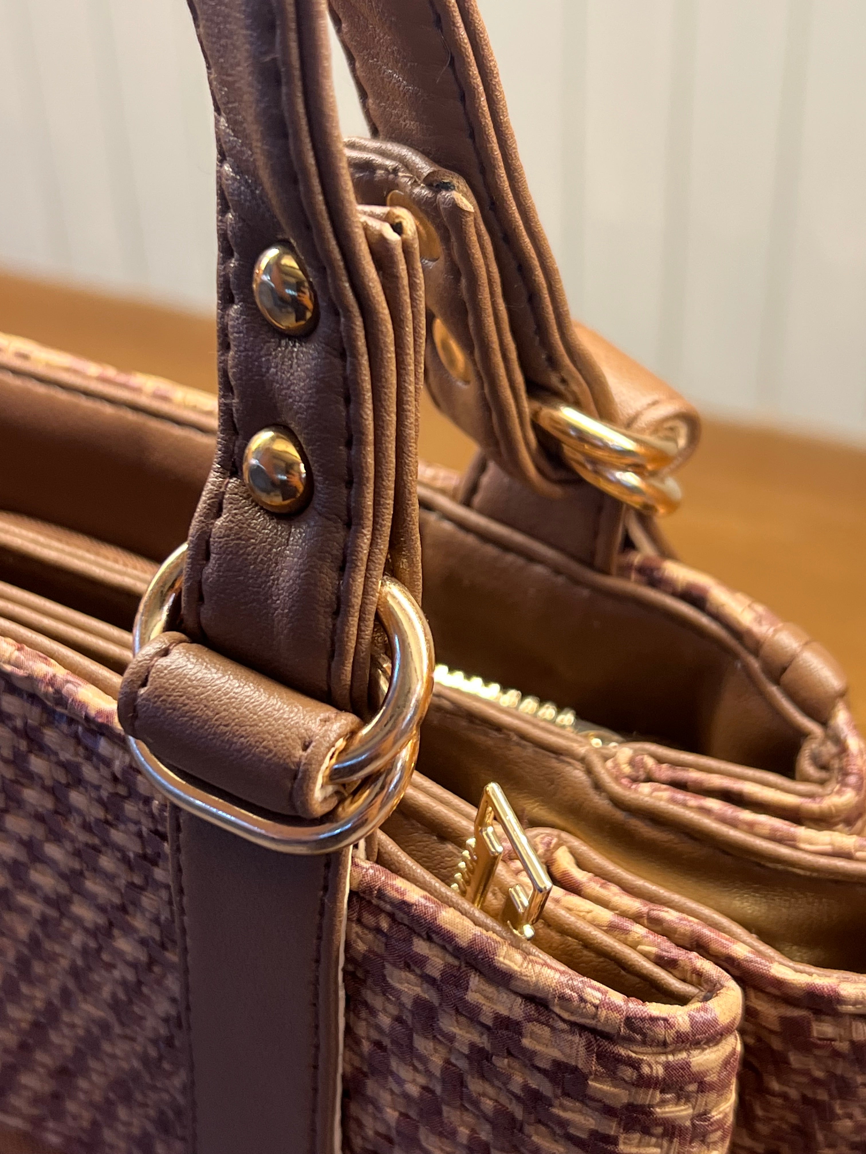 Shara Italy Woven Textured Handbag – Elegant Vegan Leather Trim Tote B001