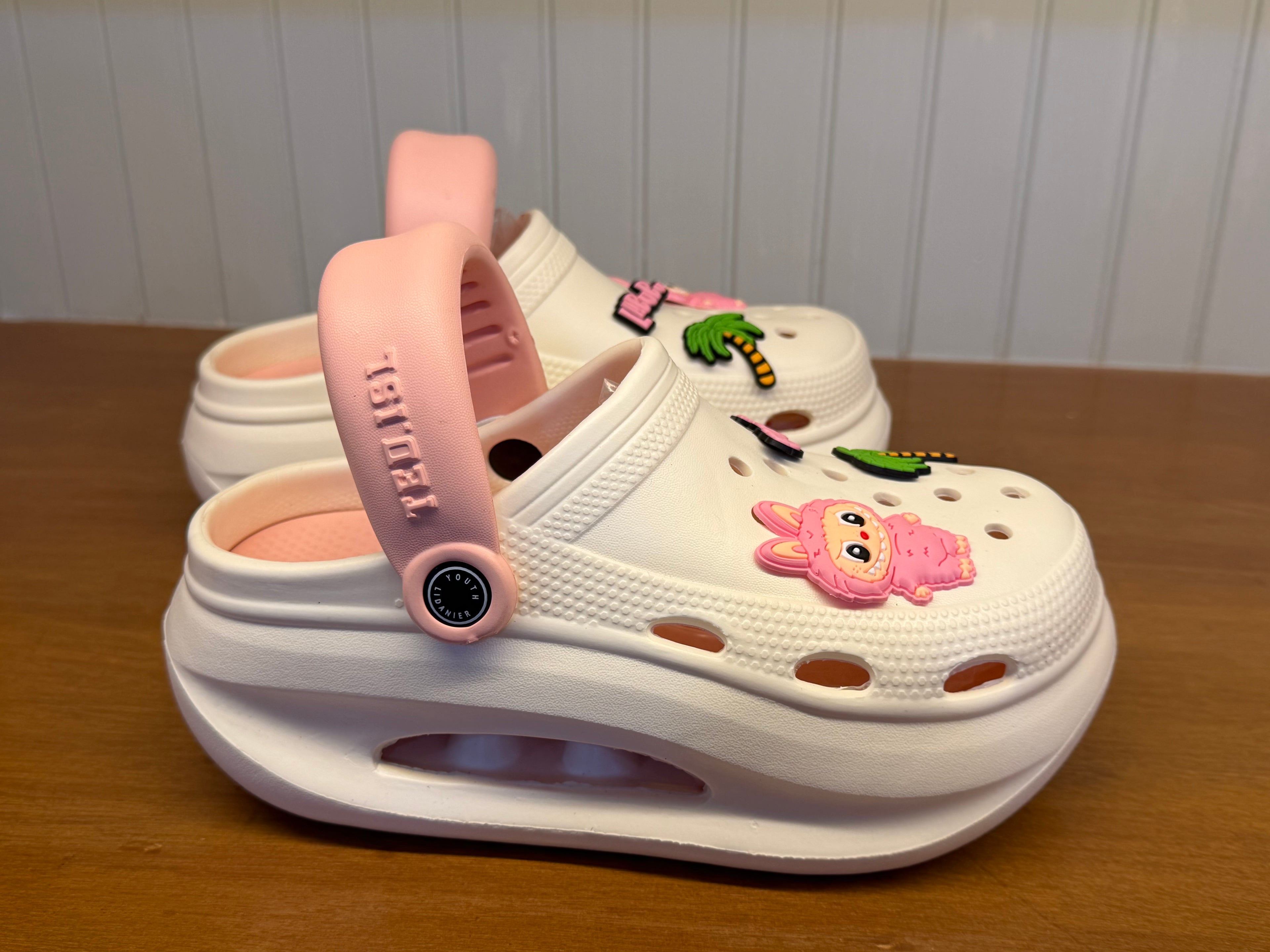 Cute Cartoon Ladies Crocs Sandal
Imported-S101