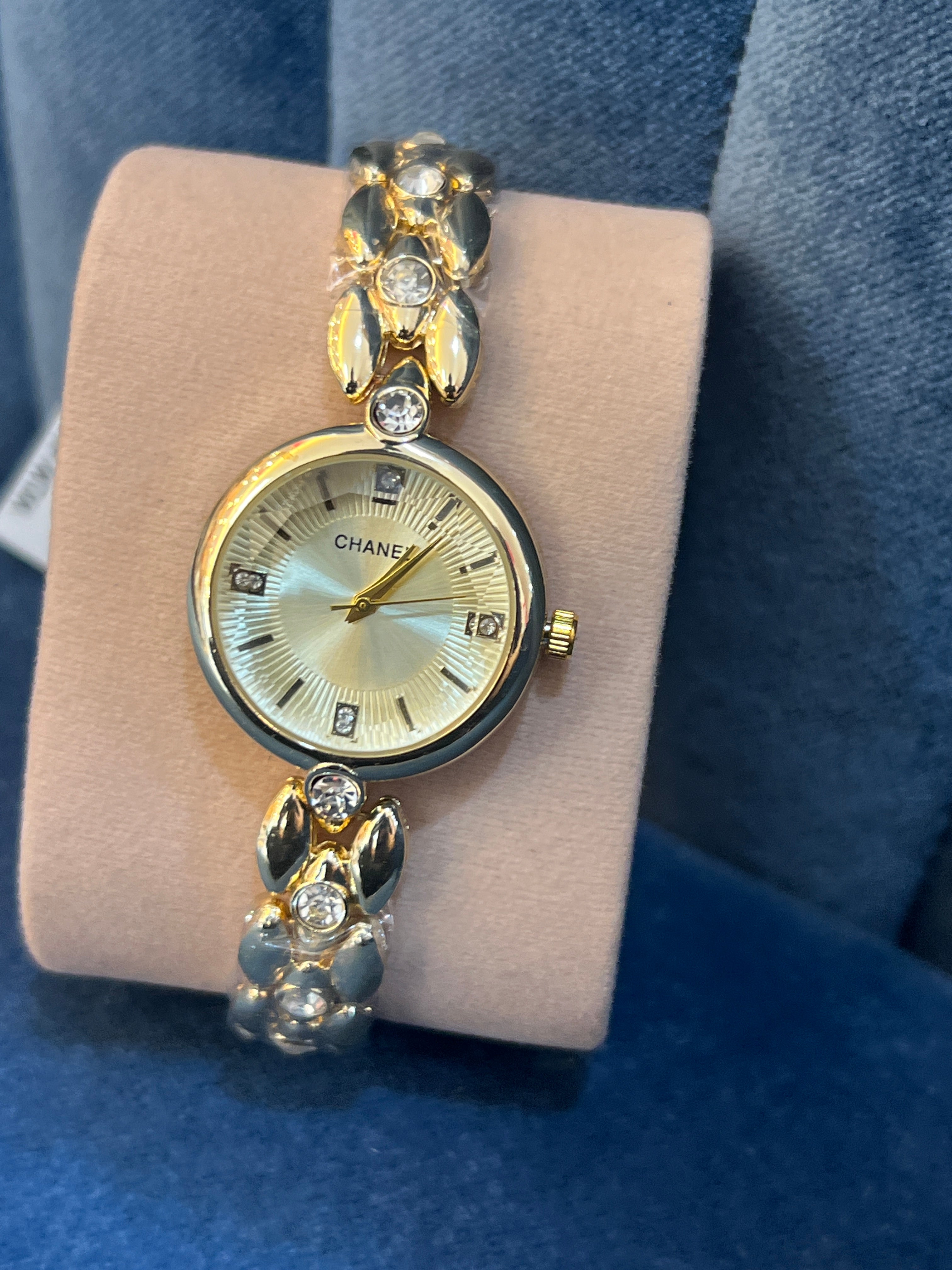 Luxury Women’s Watch AHH930
