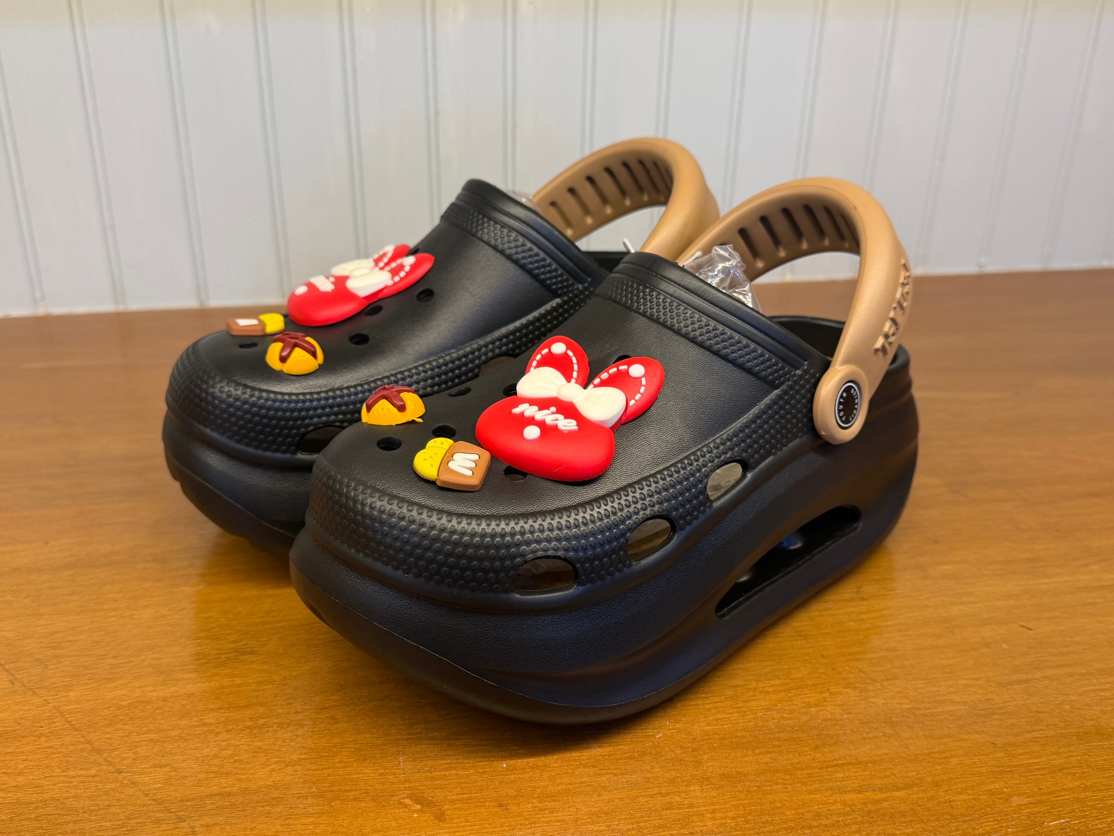 Cute Cartoon Ladies Crocs Sandal Imported-S104