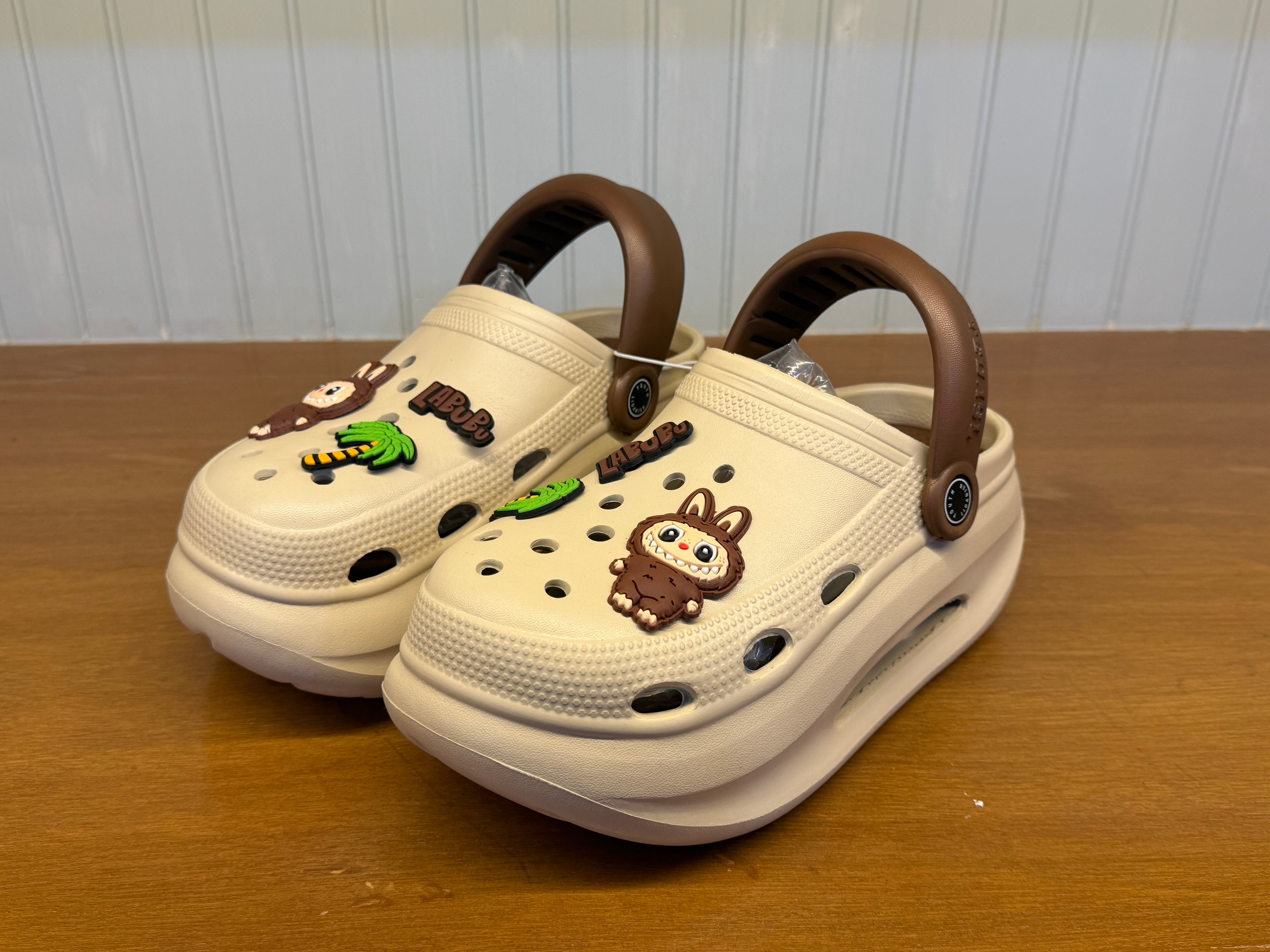 Cute Cartoon Ladies Crocs Sandal Imported-S102