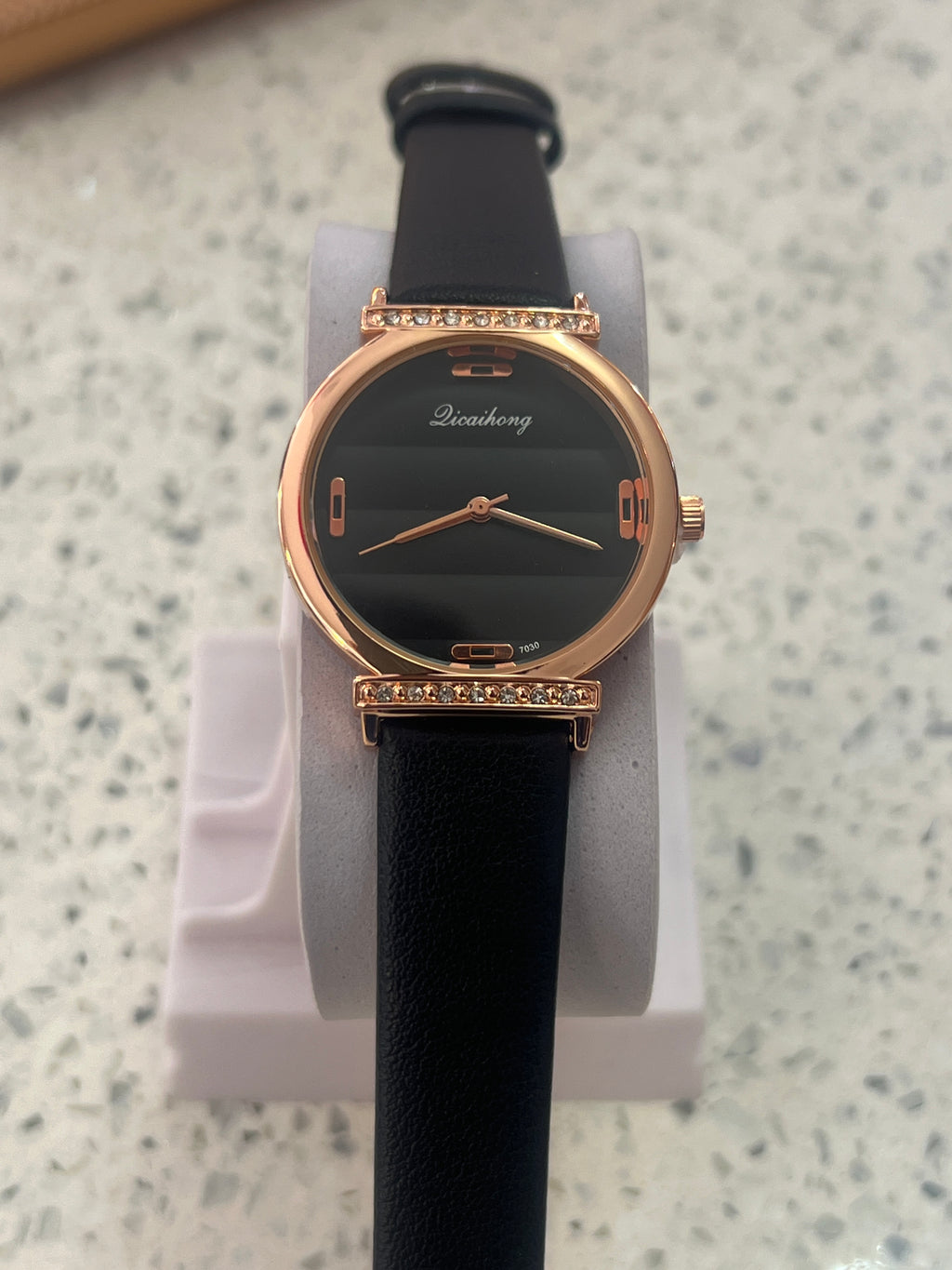 LW66 Dicaikong Rose Gold Crystal Bezel Strap Watch