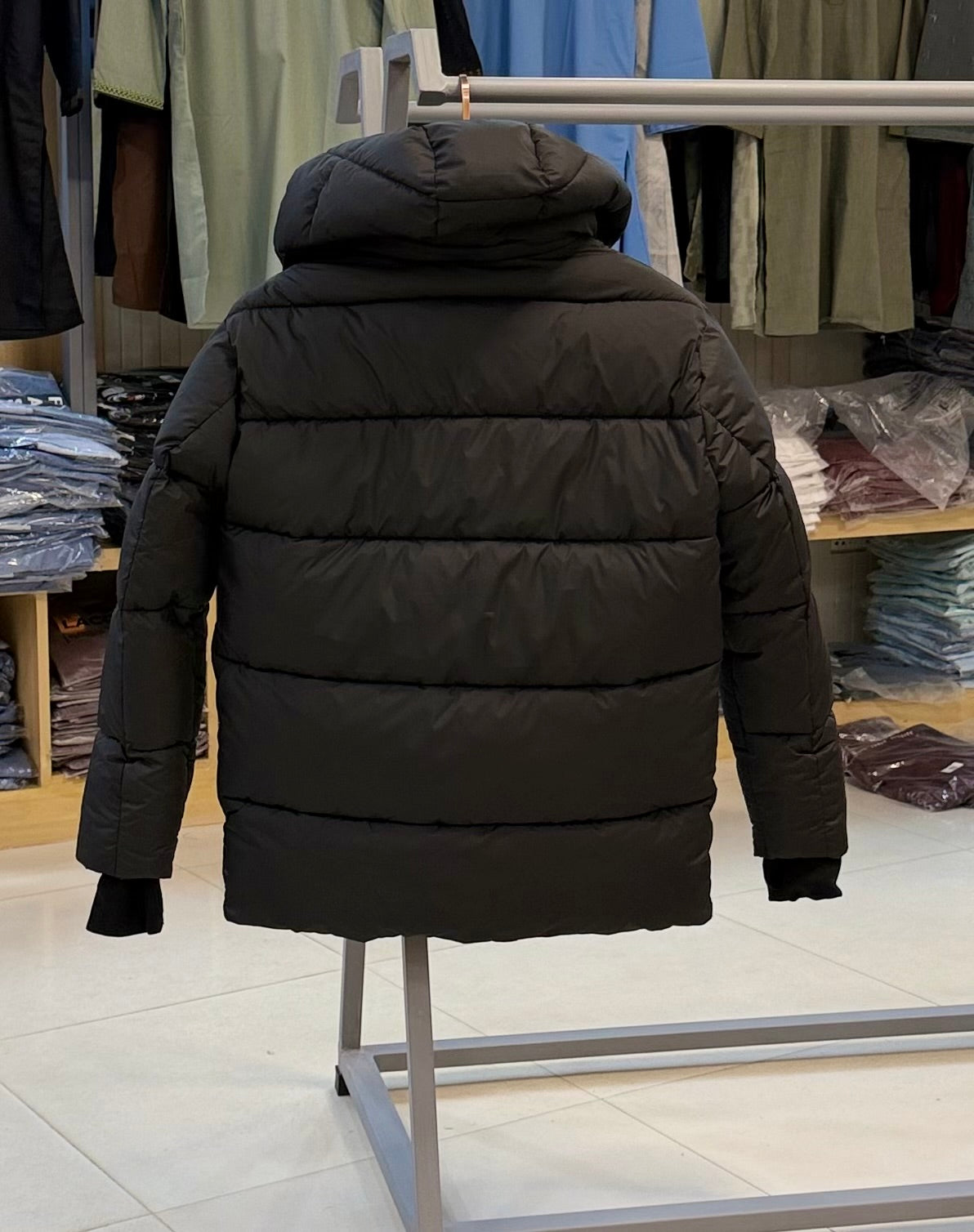 Men’s Hooded Puffer Jacket with Zip Pockets Black