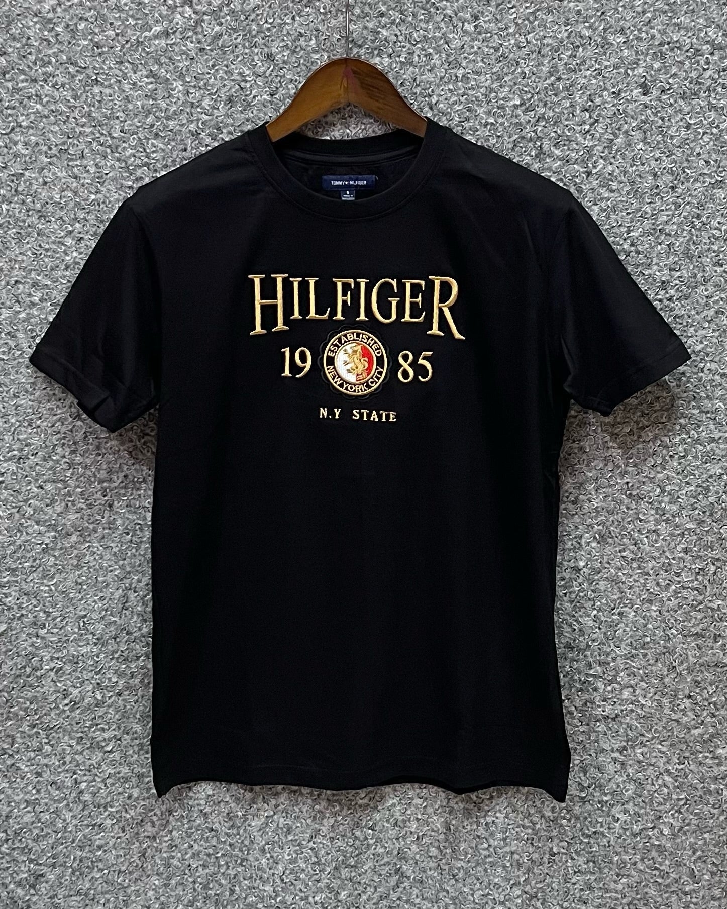 Premium Embroidery Tshirt TMET 1985 Black .