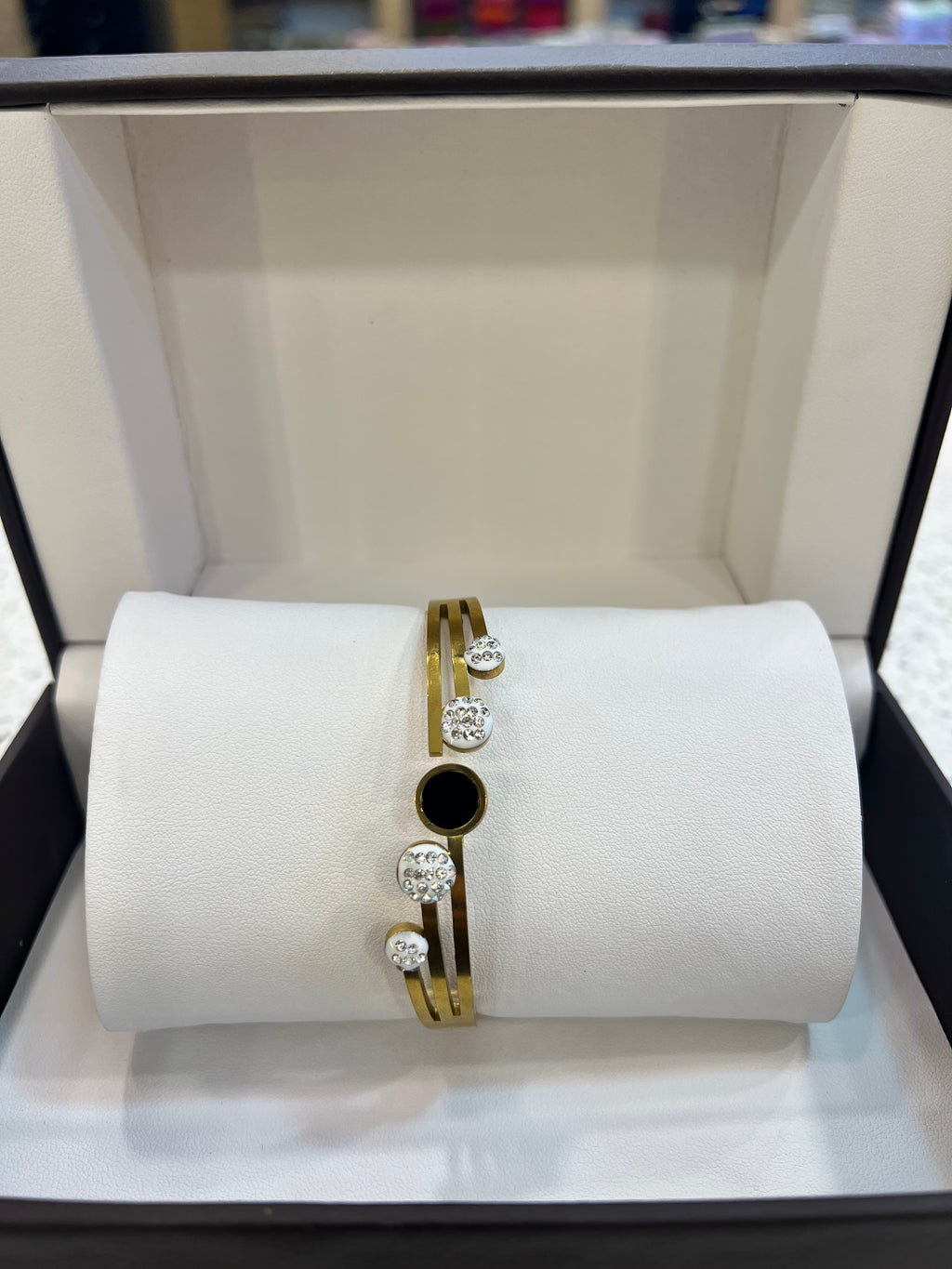 Luxury Gold Crystal Women’s Watch & Bracelet Gift Set BLKH41