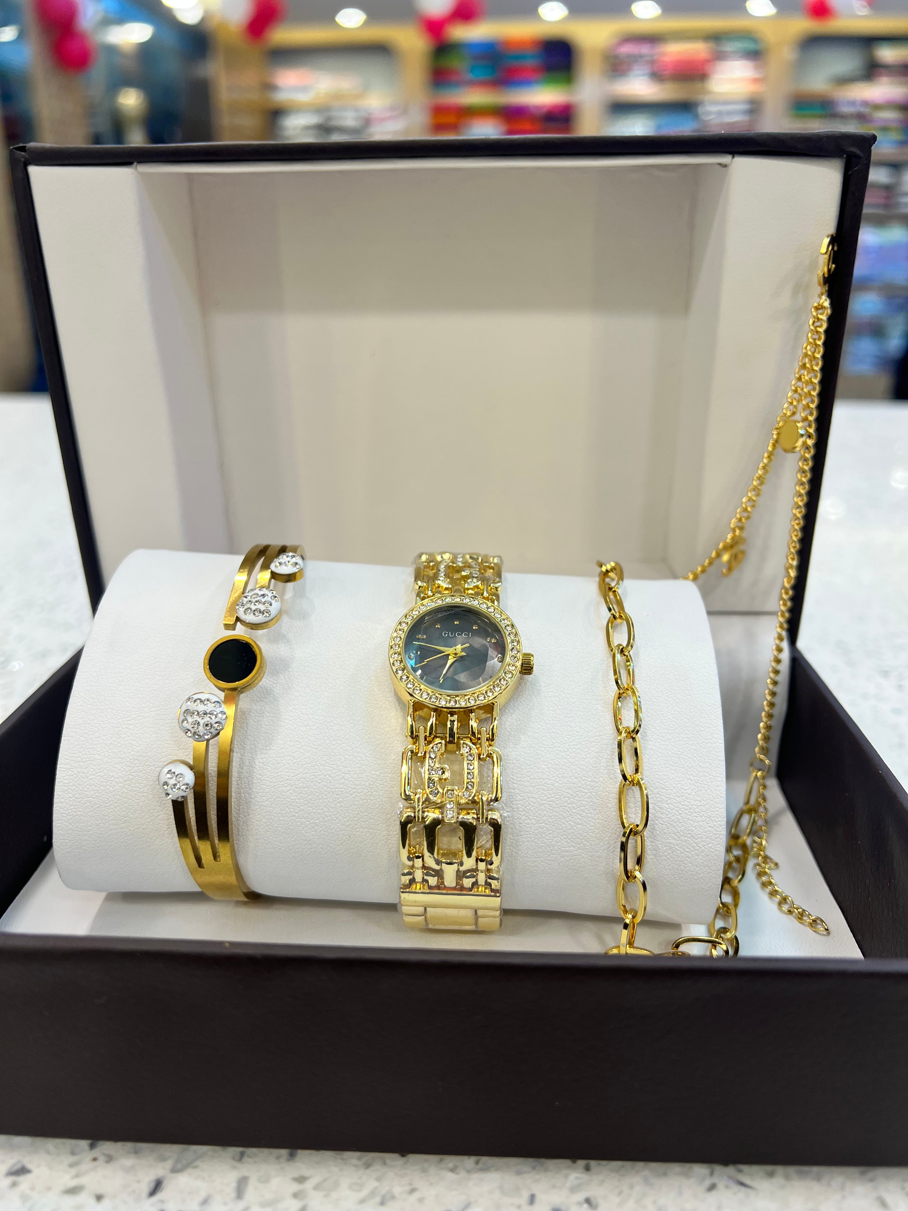 Luxury Gold Crystal Women’s Watch & Bracelet Gift Set BLKH41