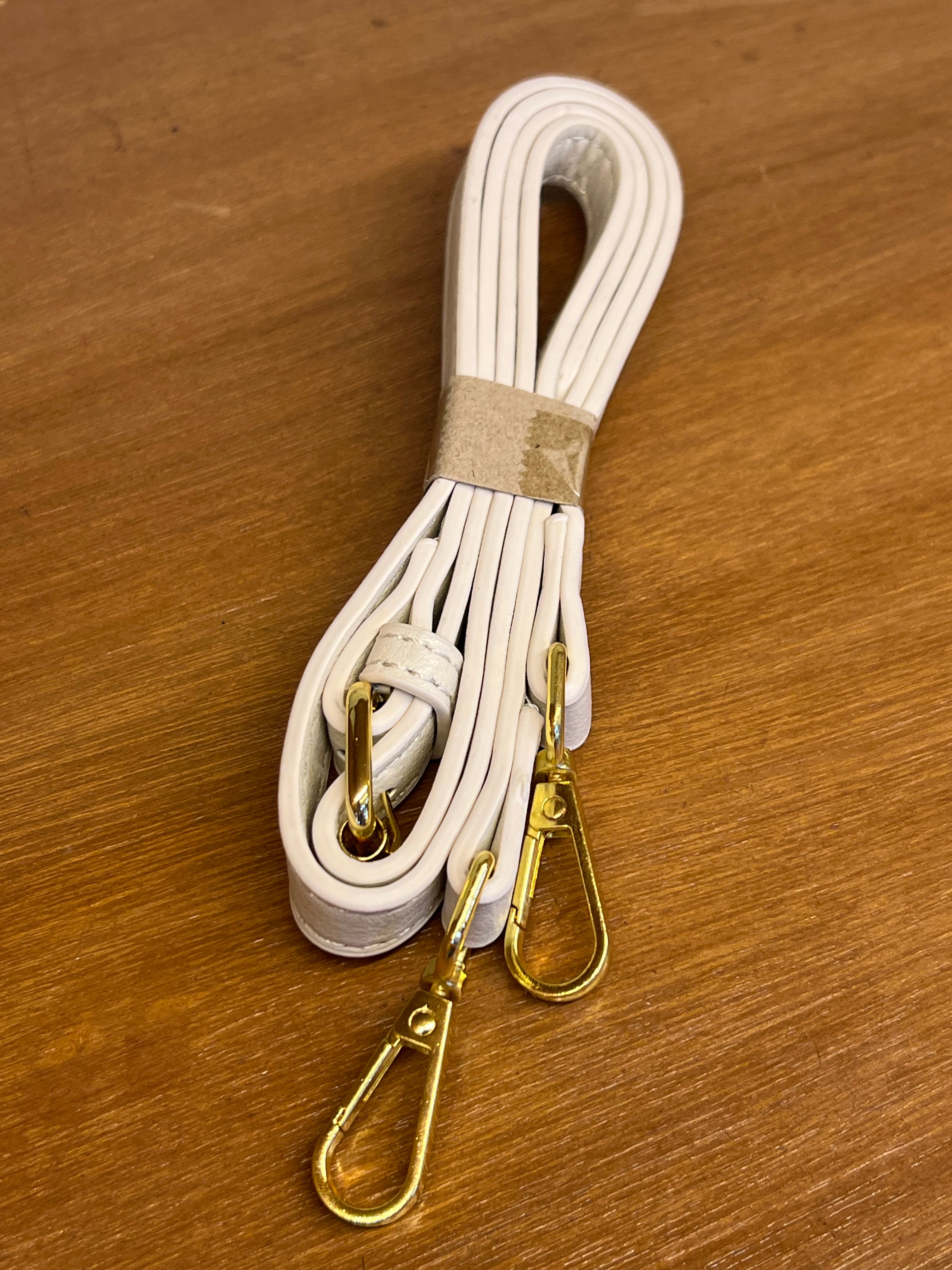 Elegant Ivory Shoulder Bag with Flap Closure