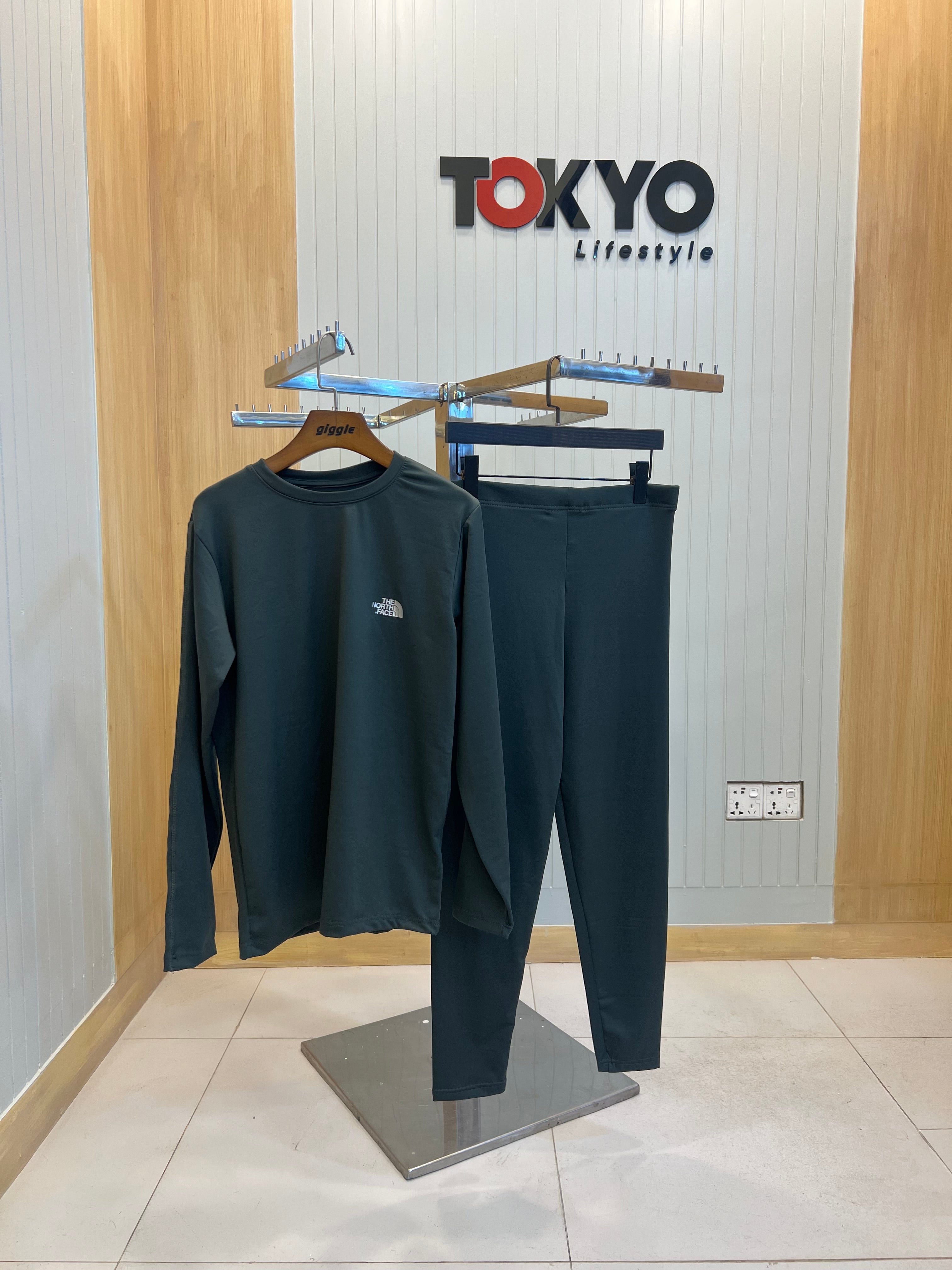 Premium Unisex Thermal Inner Set – Soft, Lightweight & Heat Retaining (Top & Bottom) 905