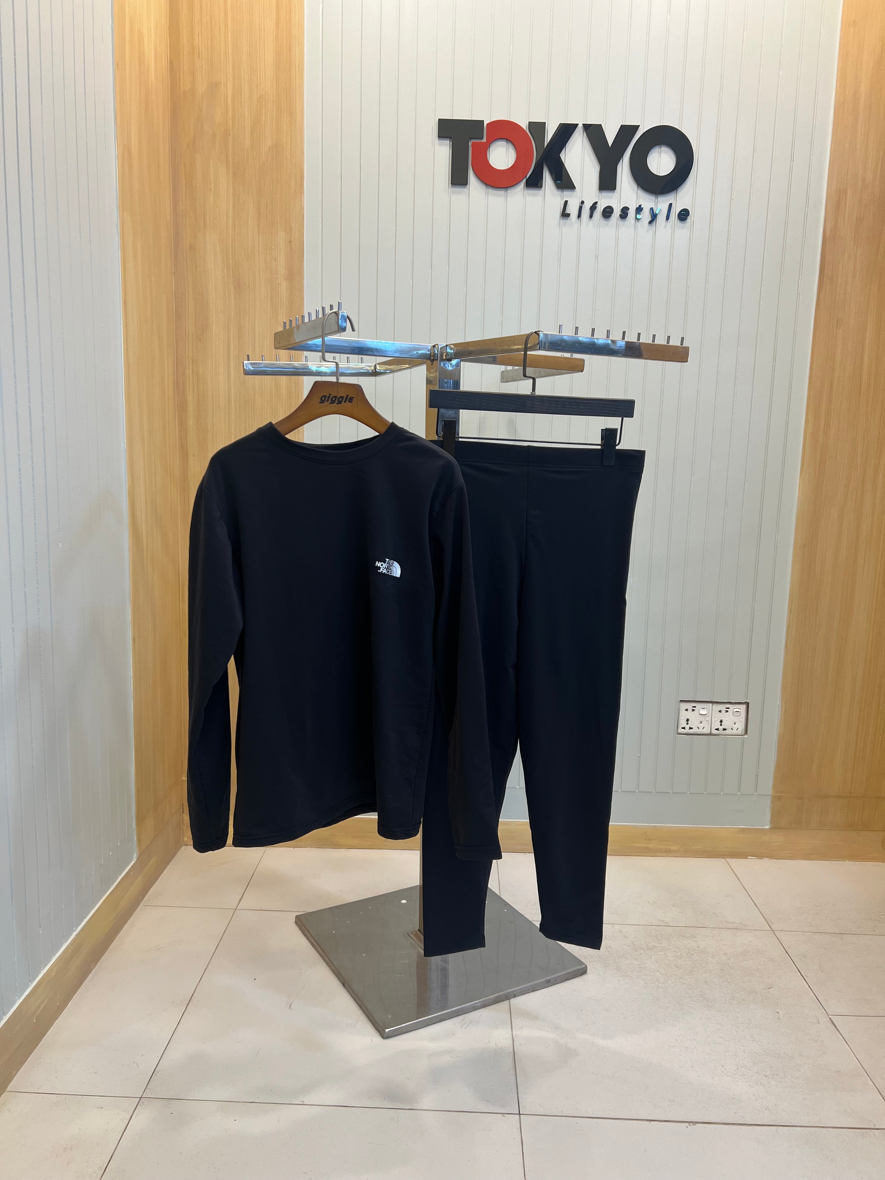 Premium Unisex Thermal Inner Set – Soft, Lightweight & Heat Retaining (Top & Bottom) 906