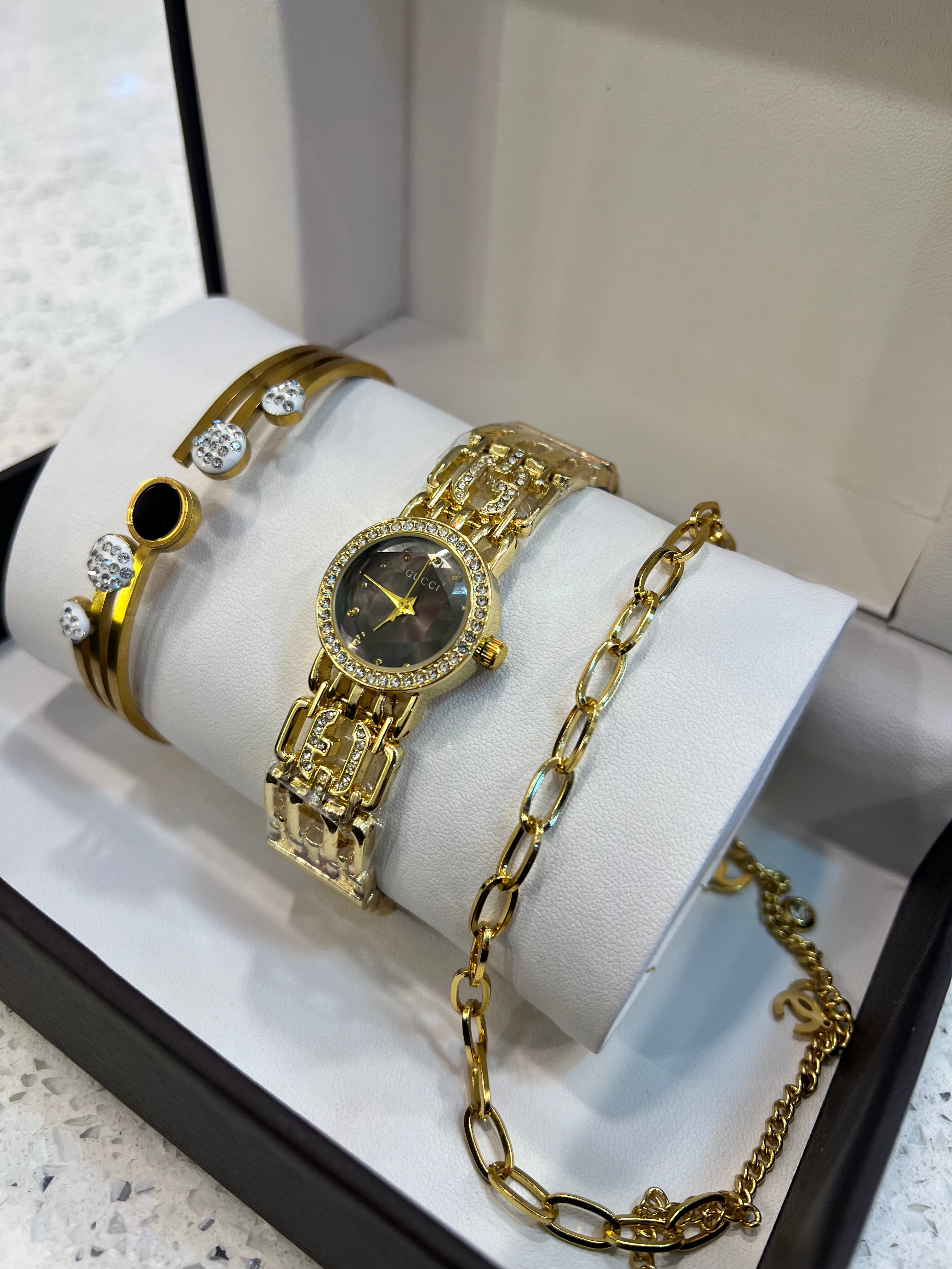 Luxury Gold Crystal Women’s Watch & Bracelet Gift Set BLKH41