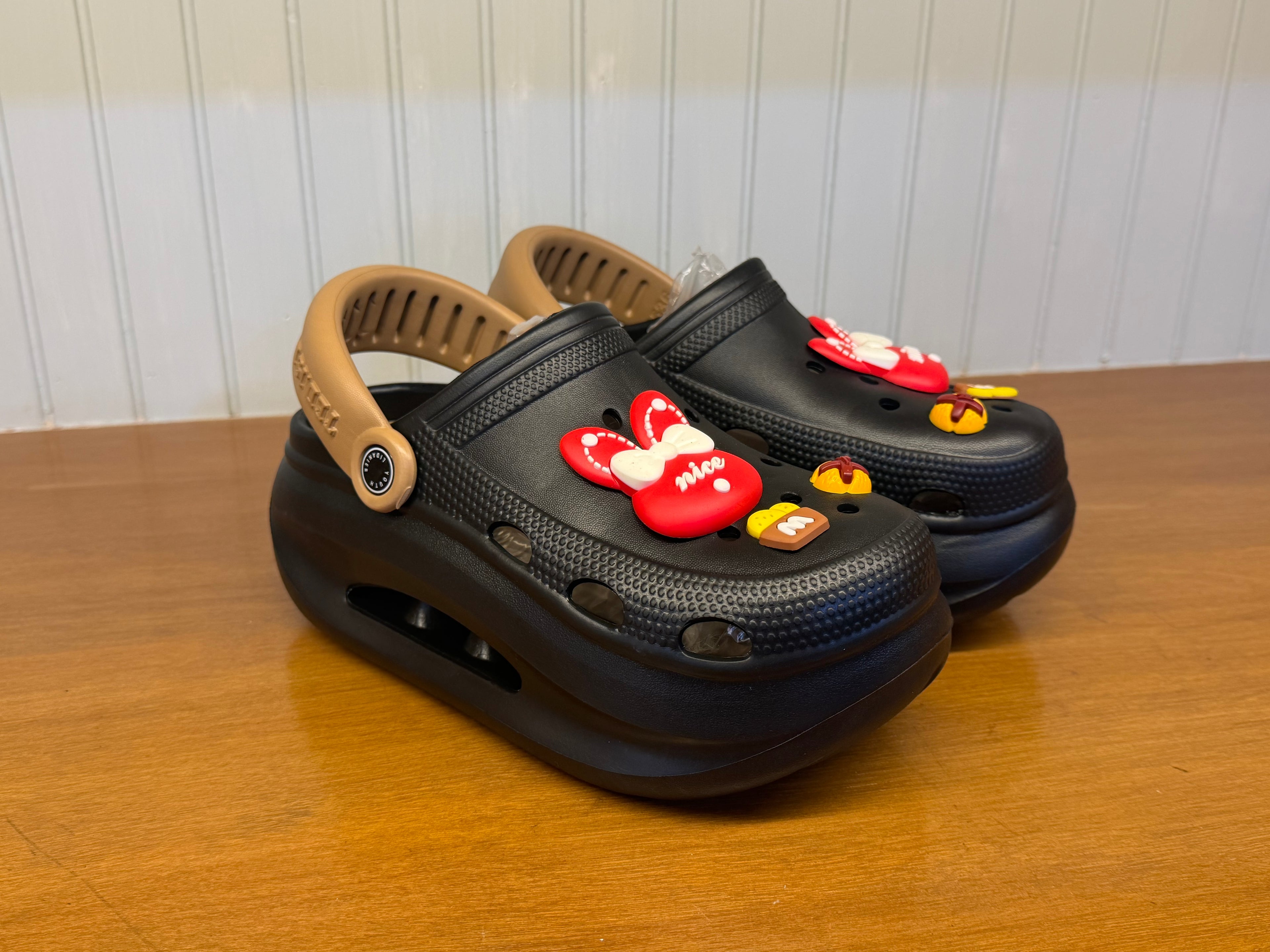 Cute Cartoon Ladies Crocs Sandal Imported-S104