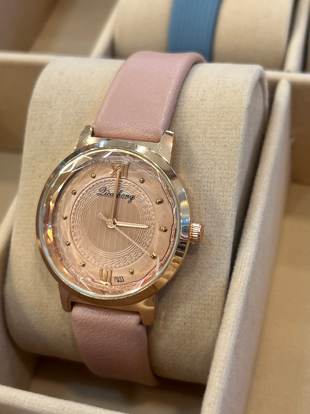 Luxury Women’s Watch LWW 913 pink