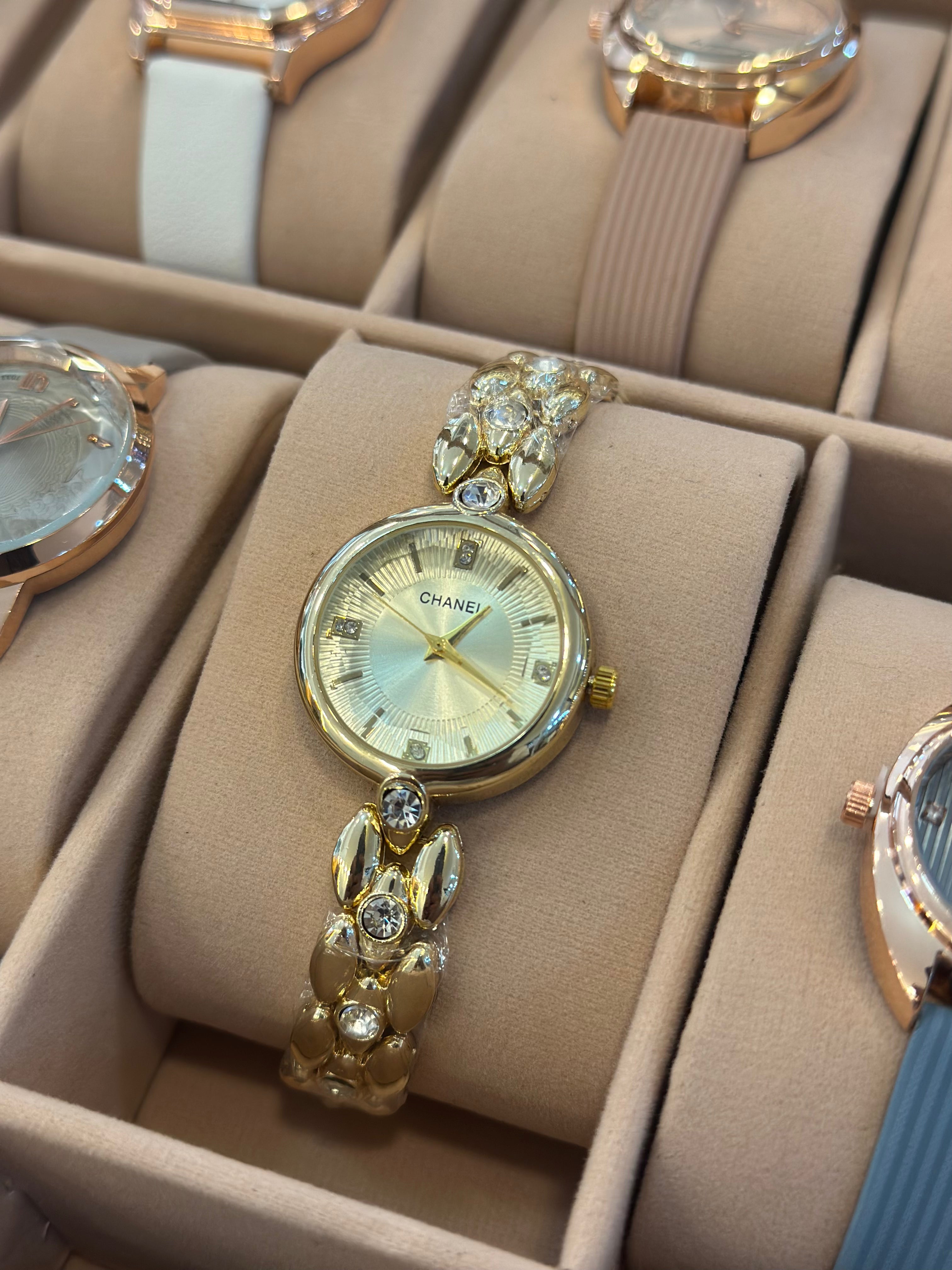 Woman’s luxury watch  AHH 909￼