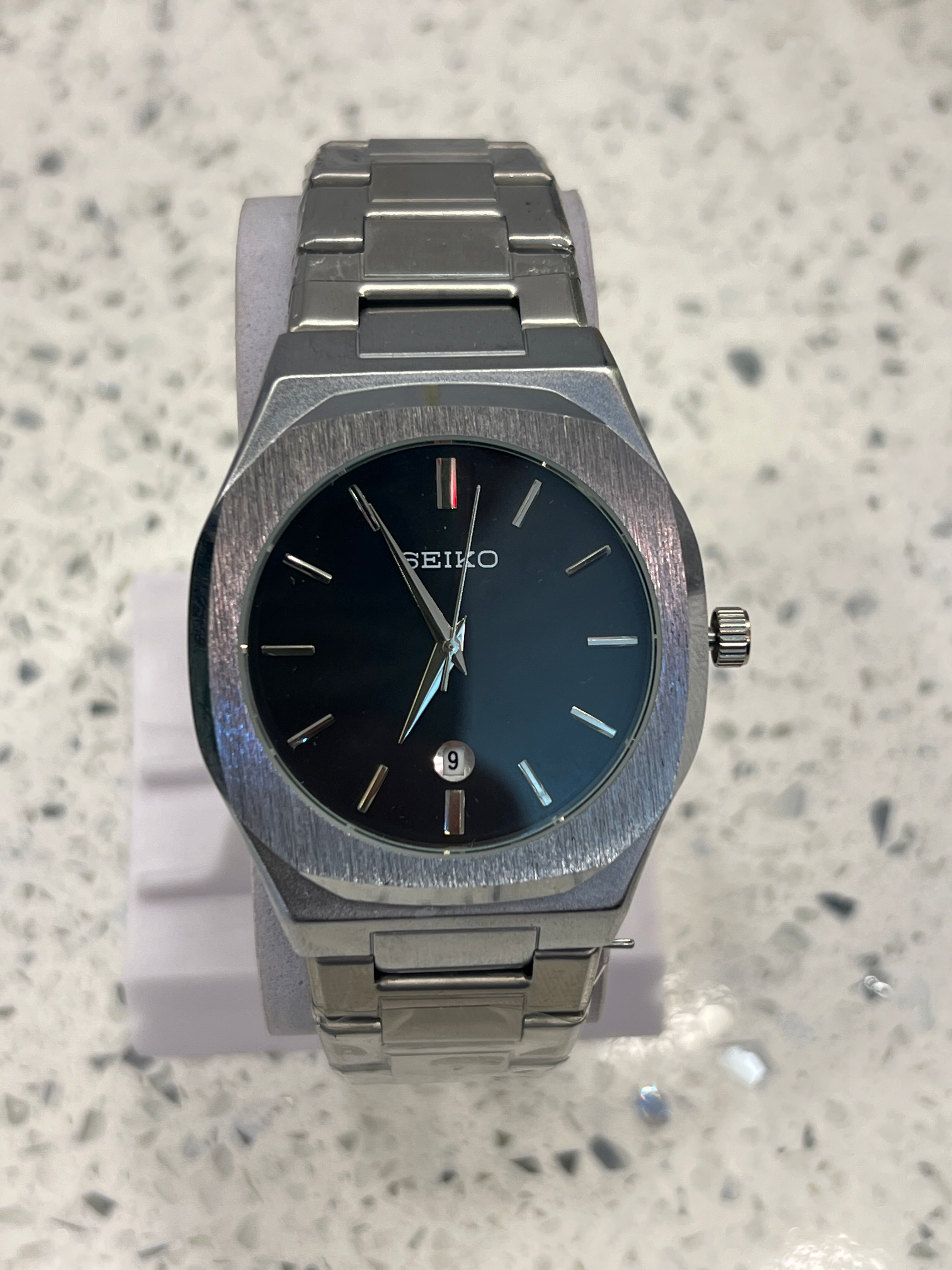 SSB35 Seiko Classic Black Dial Brushed