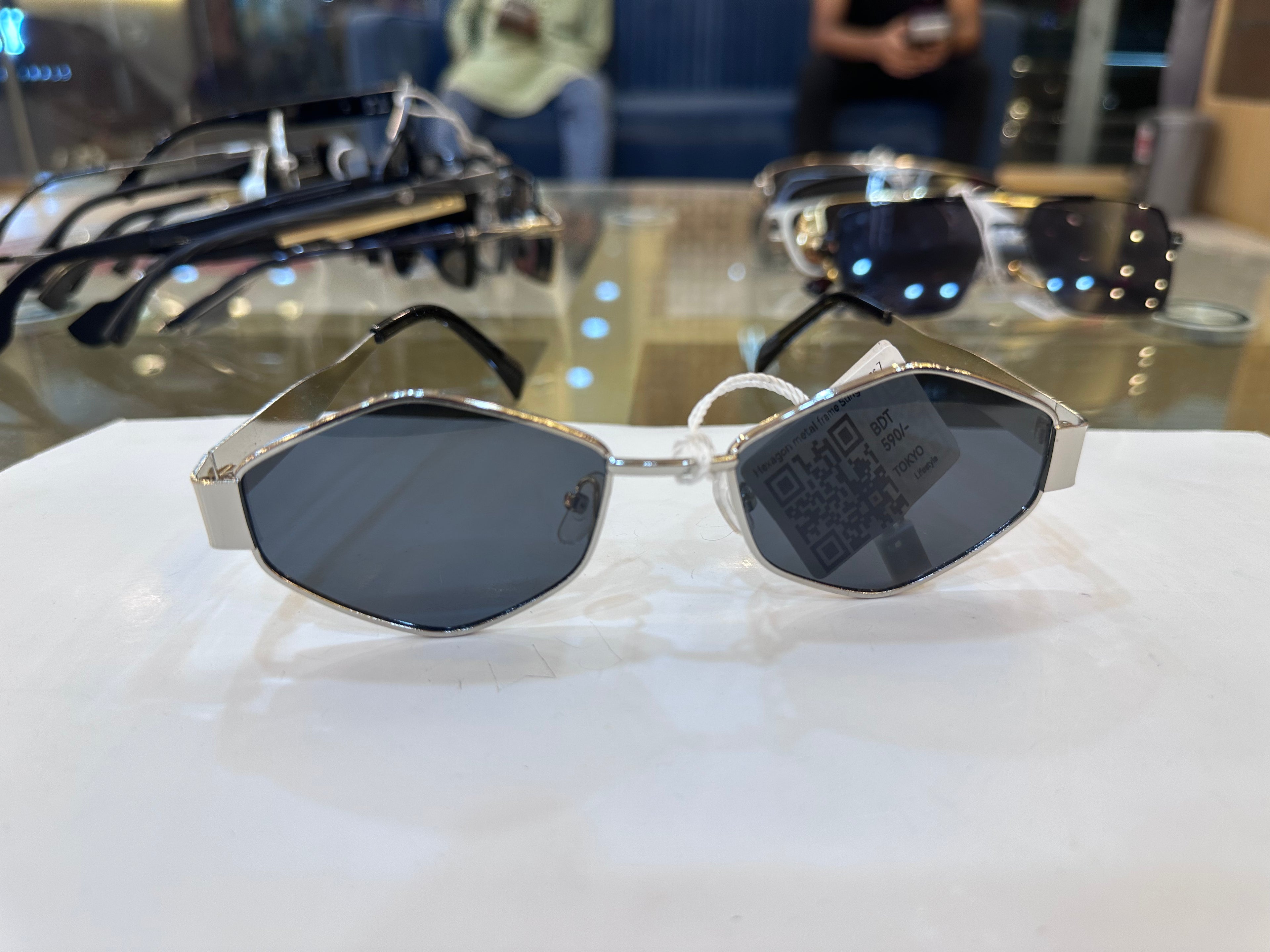 Hexagon Metal Frame Sunglasses 7