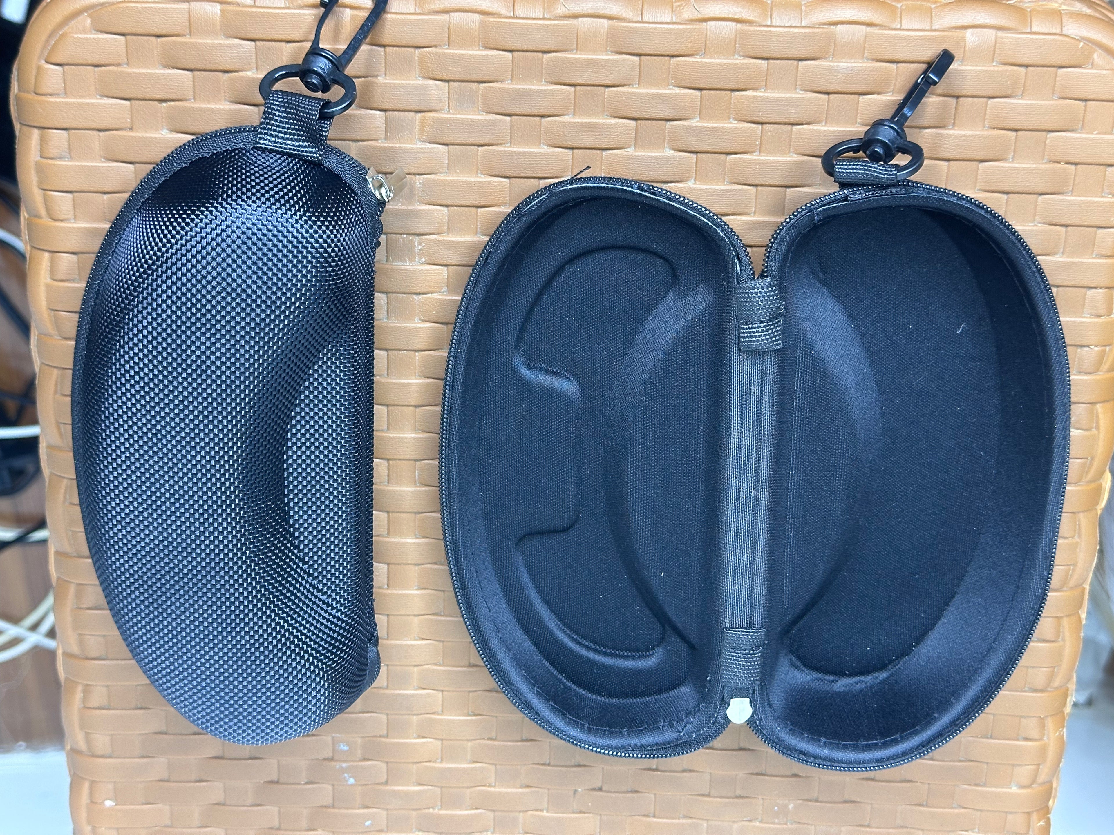Curved Hard Shell Eyewear Case