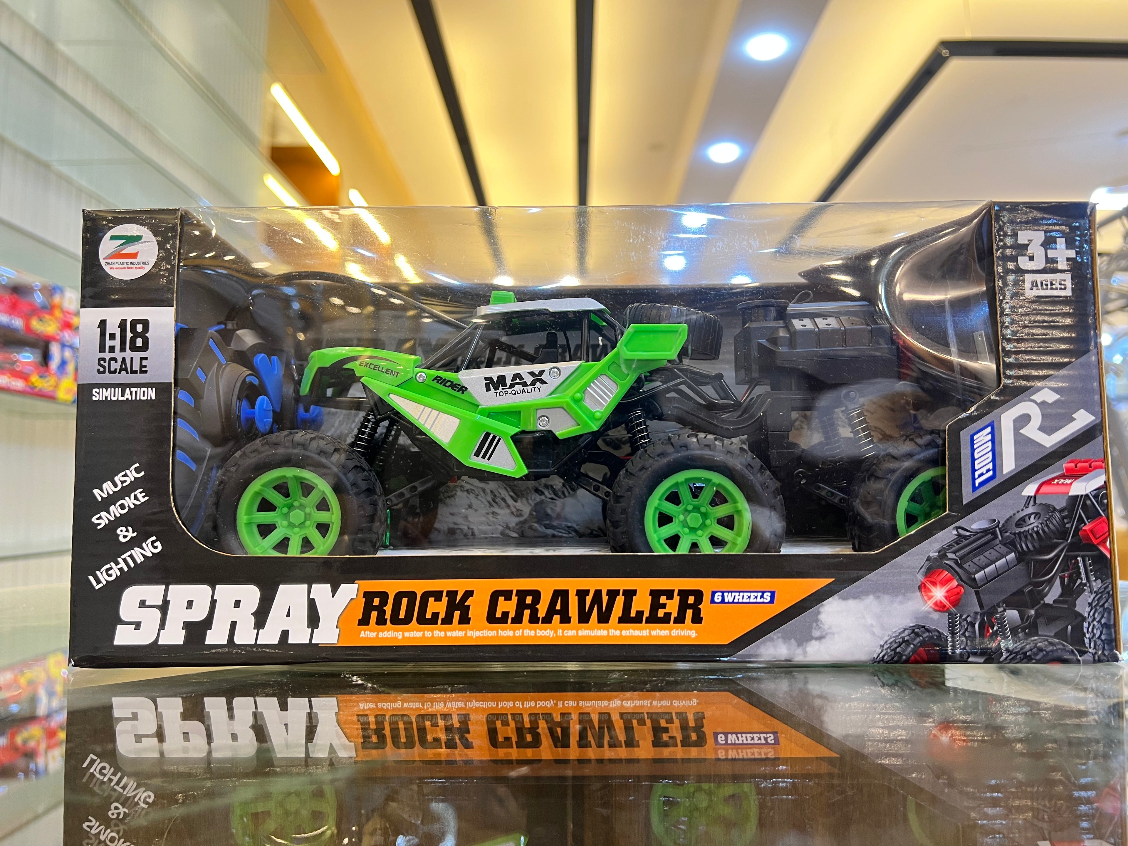Spray Rock Crawler 1:18 Scale RC Off-Road Car with Smoke, Light & Music