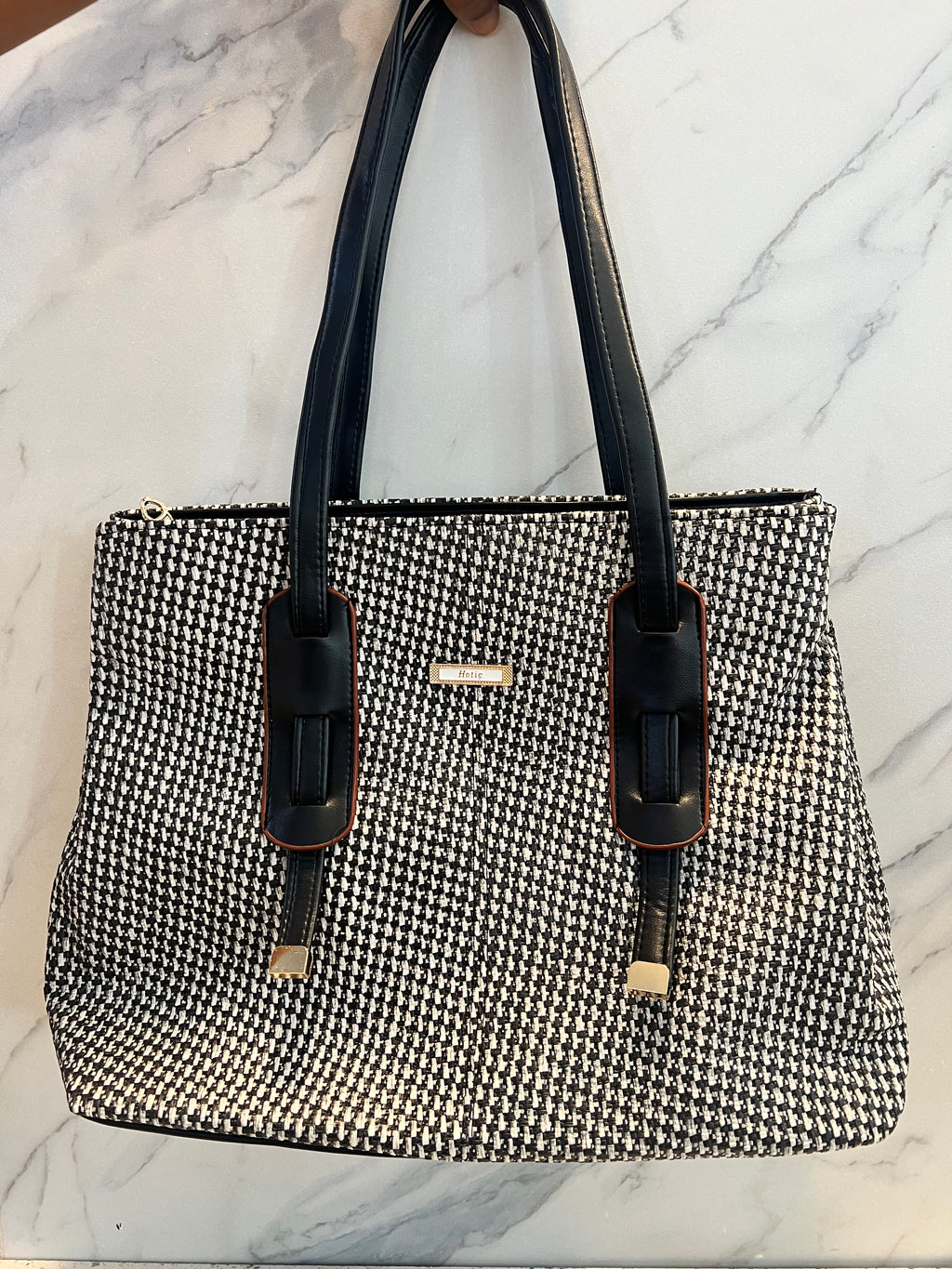 Signature Woven Tote-LB19