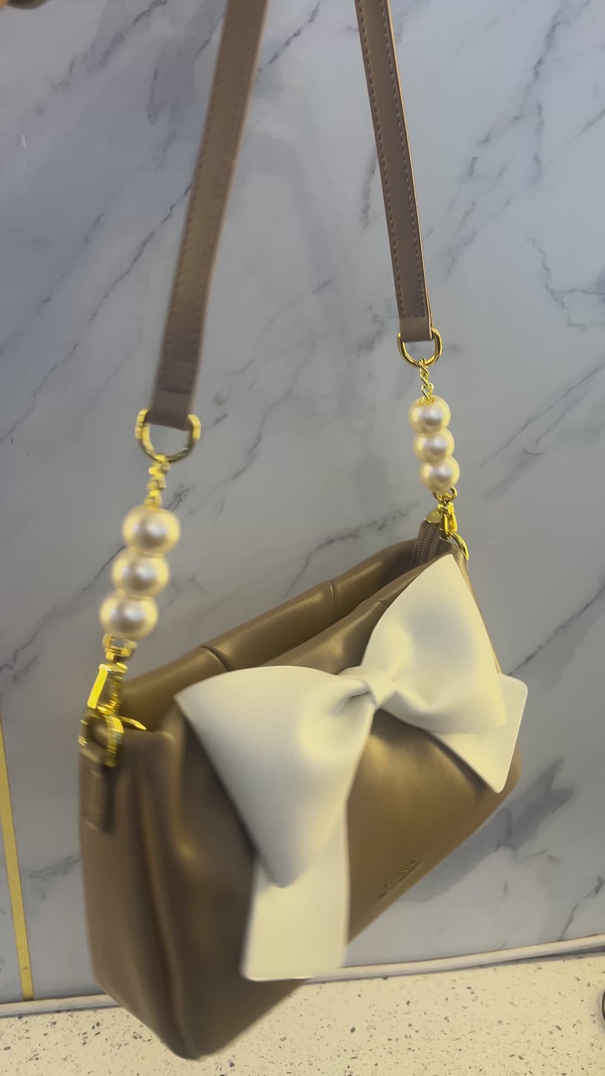Premium Bow Pearl Shoulder Bag – LB48