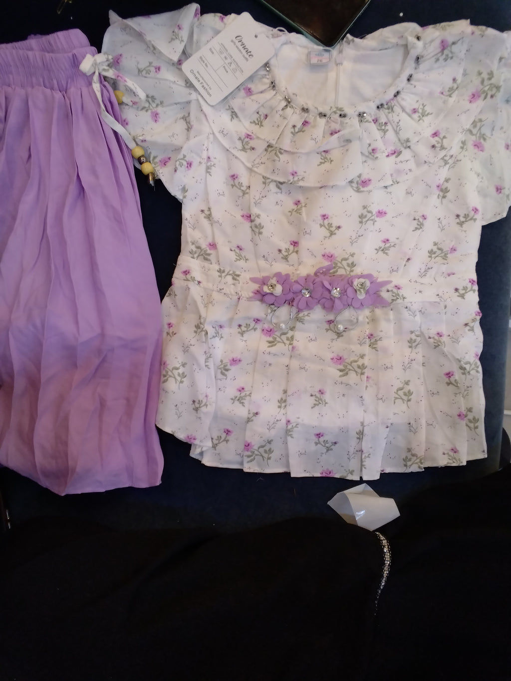 Girls Floral Ruffle Top & Elastic Waist Pants Set with Floral Waist Appliqué.119.