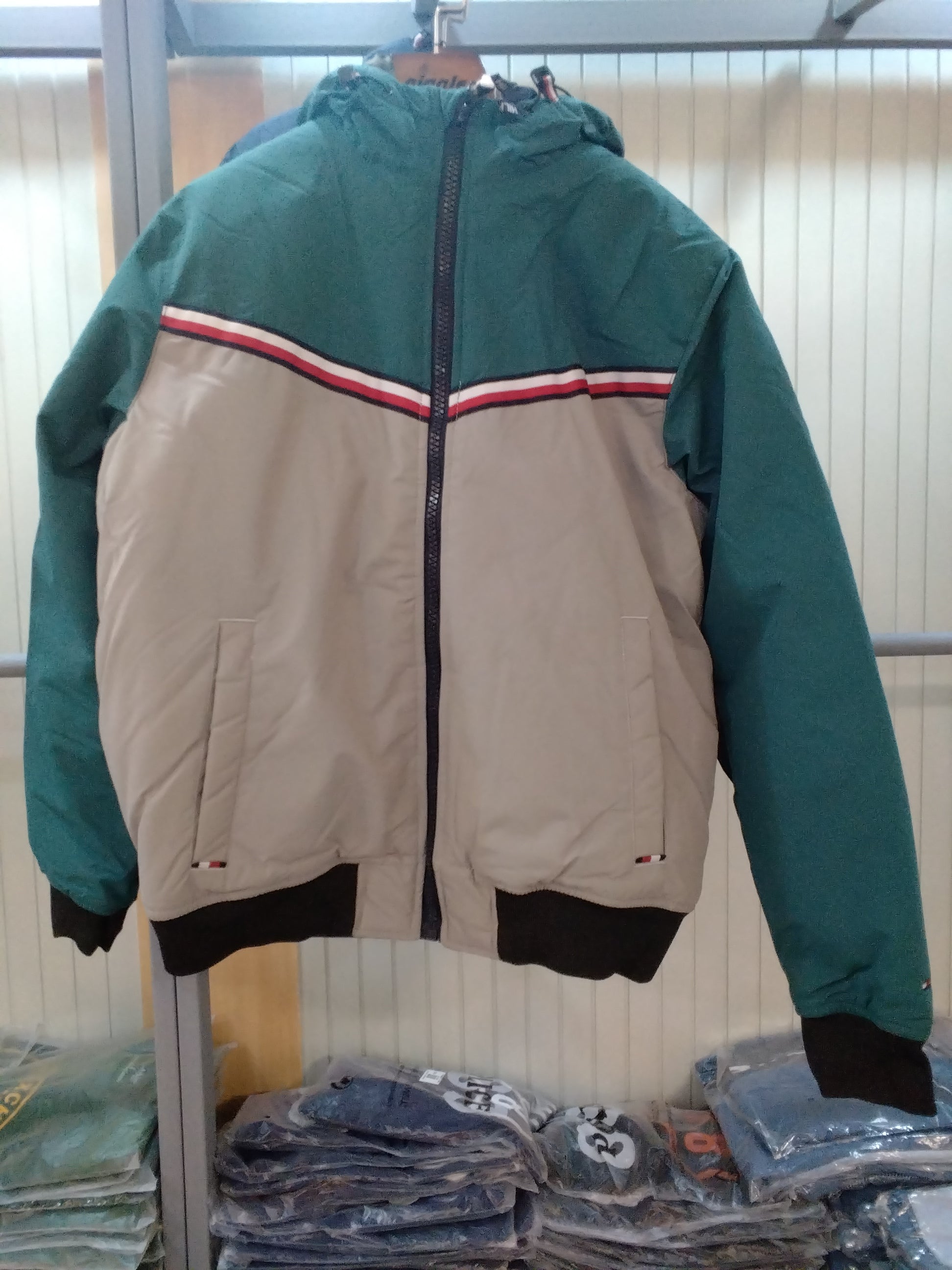 Men’s Hooded Puffer Jacket – Color Block Winter Jacket