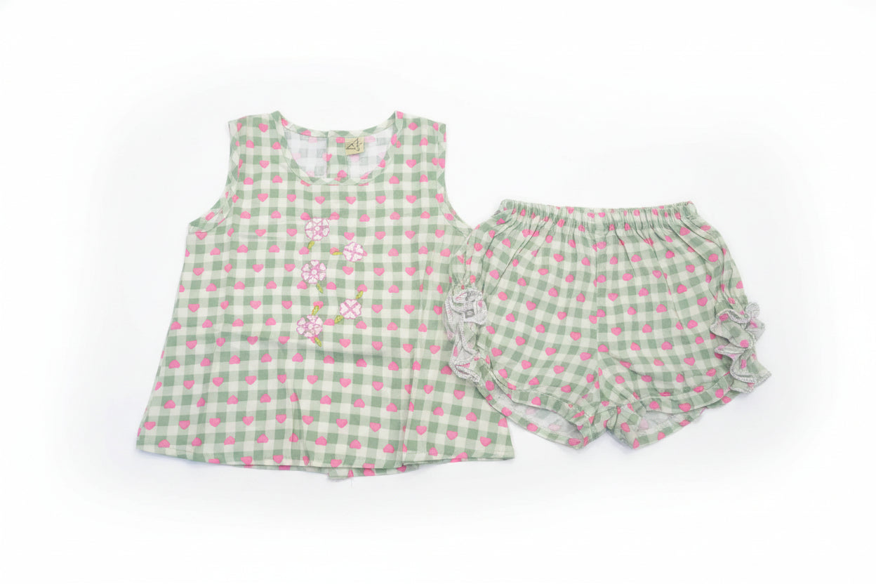 Baby Girl Embroidered Sleeveless Top & Shorts Set – Heart Print Cotton Outfit 106
