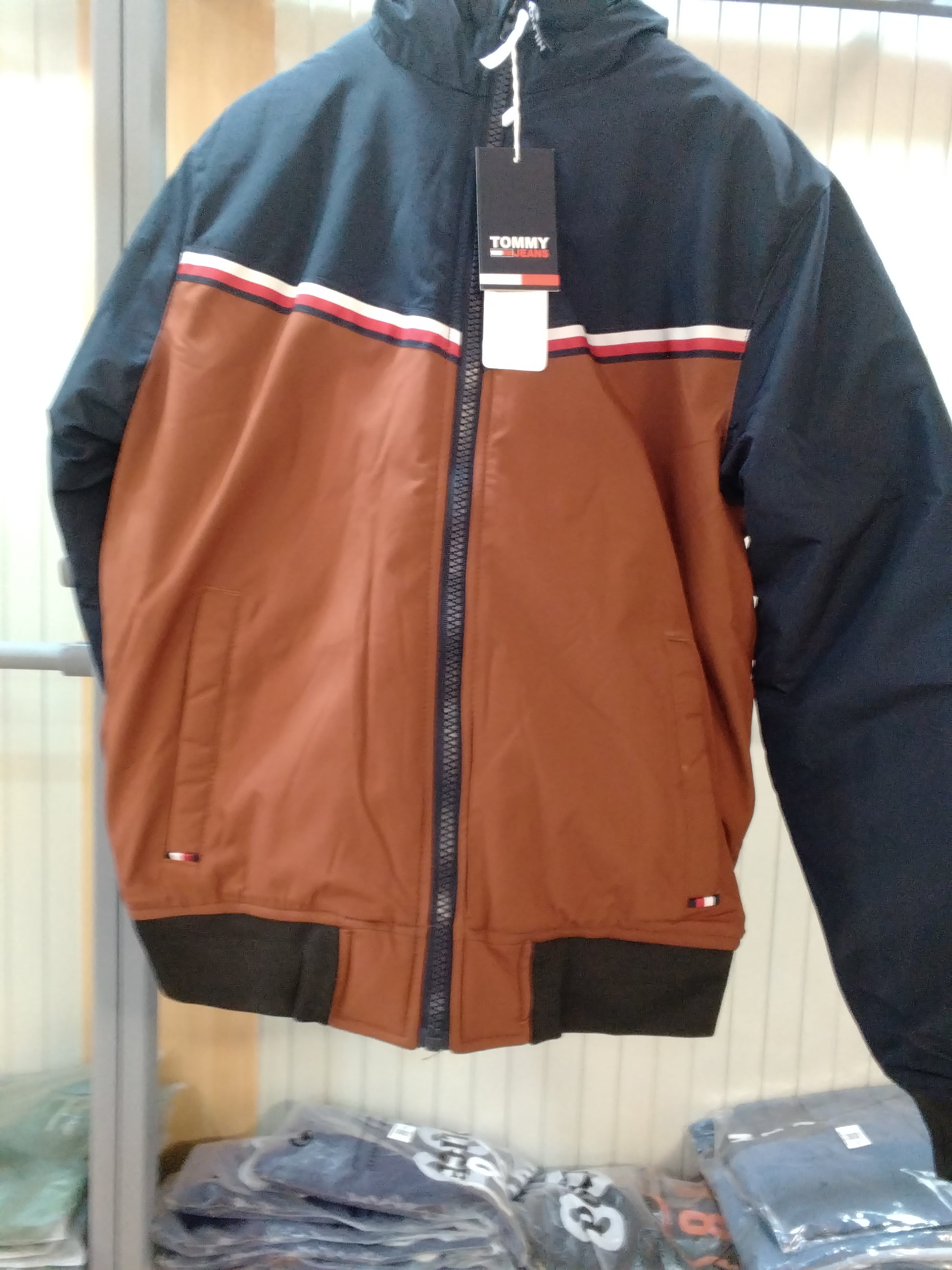 Men’s Hooded Puffer Jacket – Color Block Winter Jacket