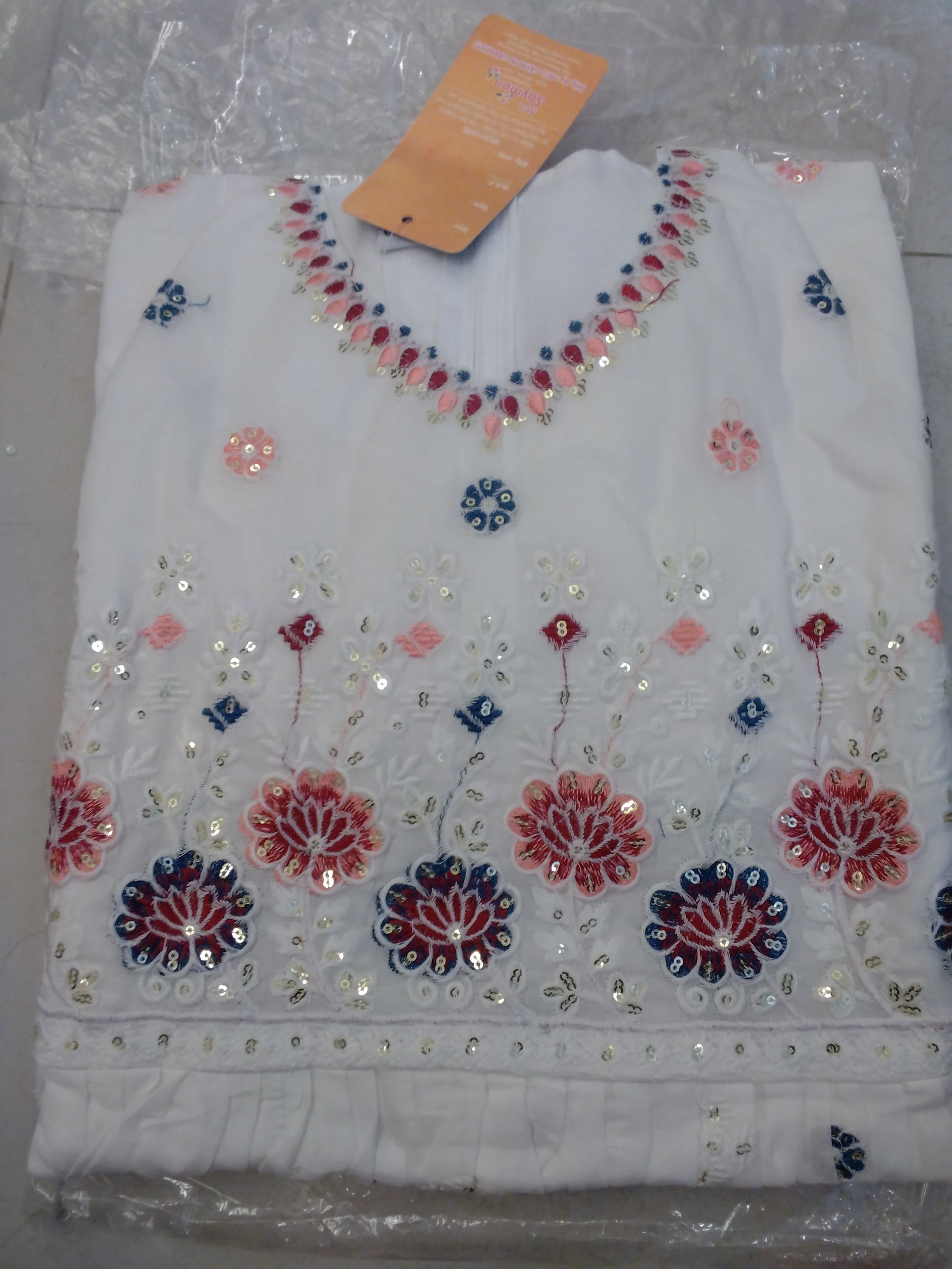 Floral Embroidered White Ethnic Kurti 039