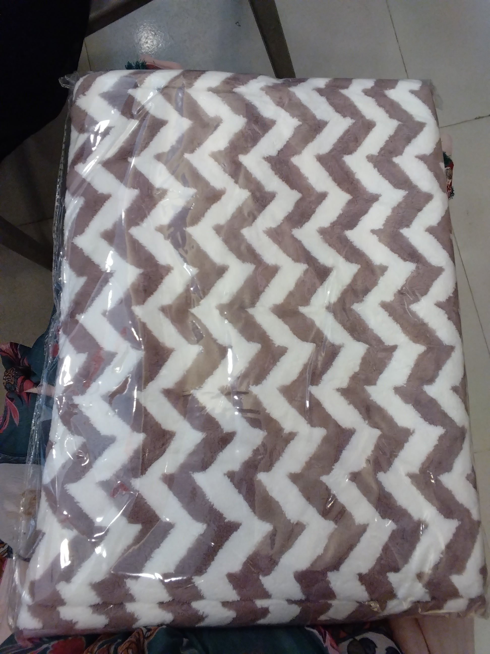 Chevron Pattern Plush Fleece Blanket 097