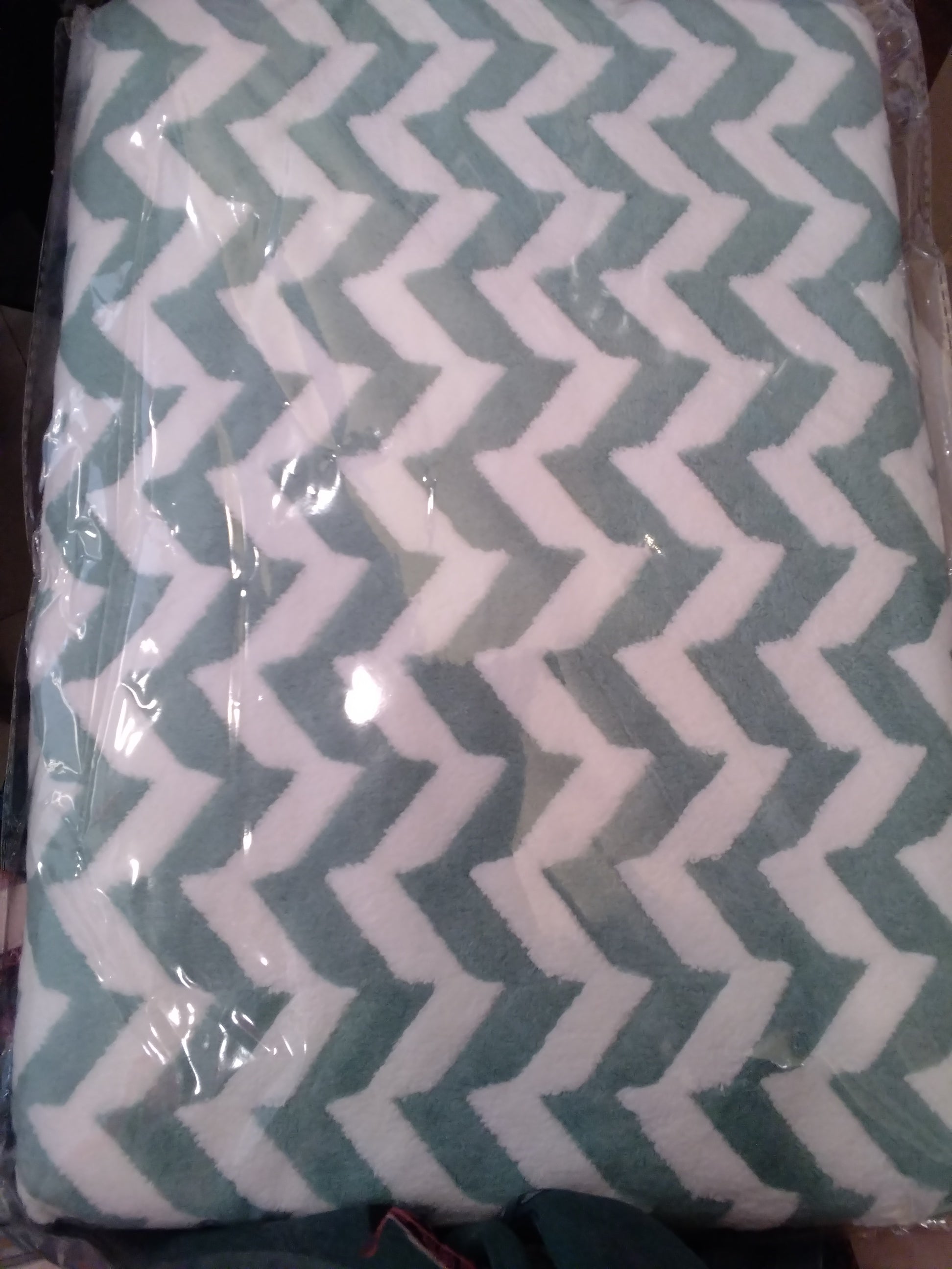 Chevron Pattern Plush Fleece Blanket 097